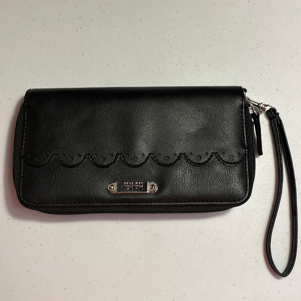 Black Nicole Miller New York Wallet